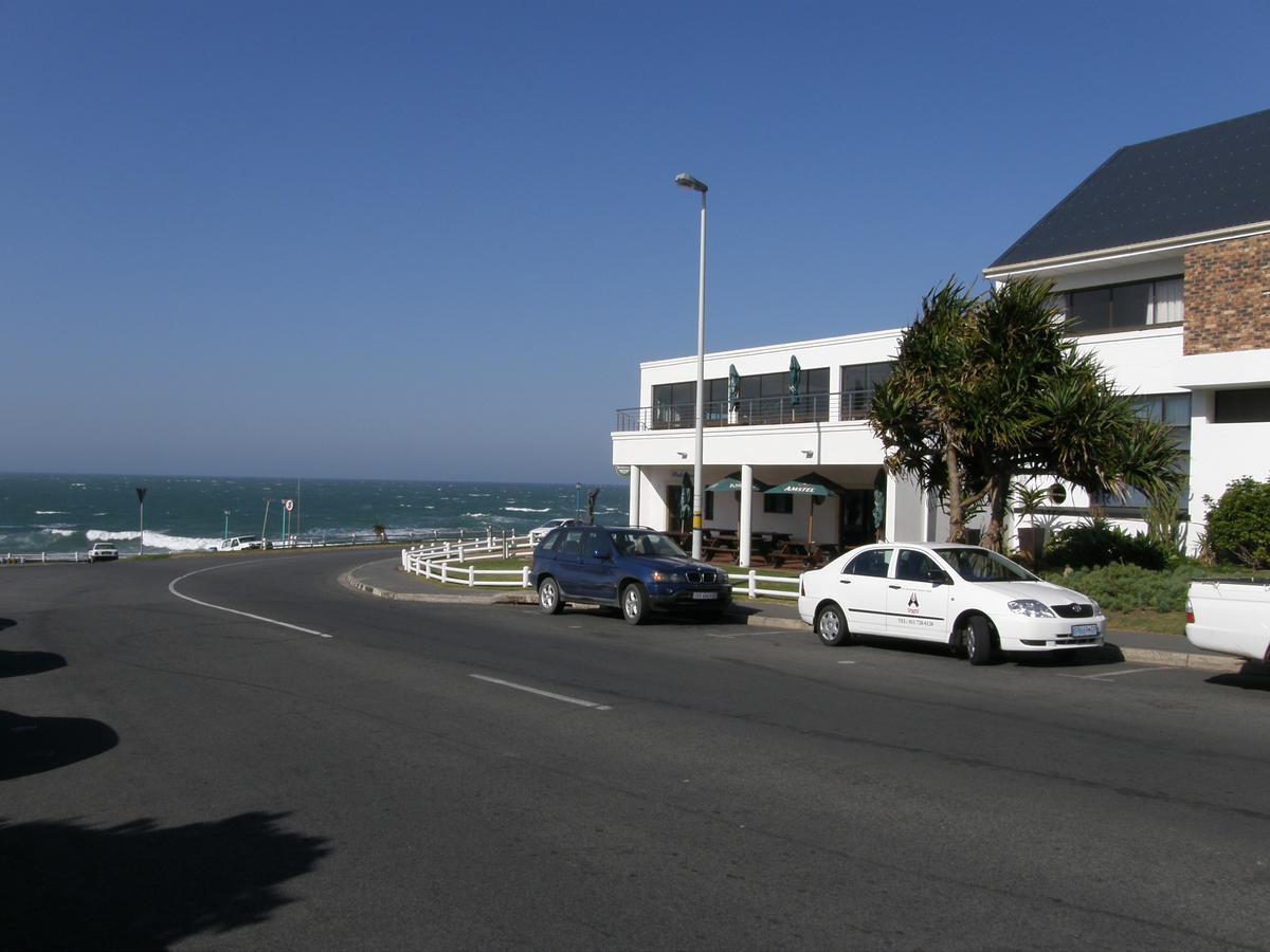 Gonubie Hotel Exterior photo